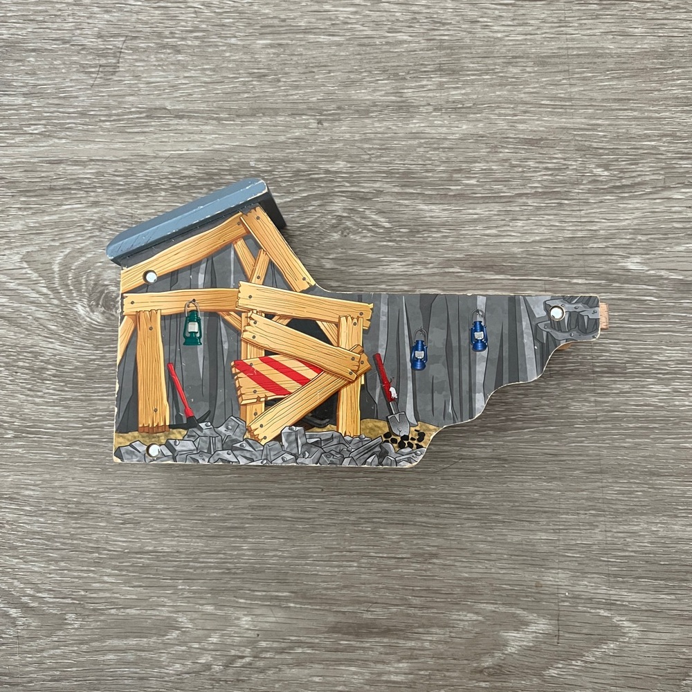 Thomas and Friends Wooden Railyway Tunnel Track 2012 Mattel